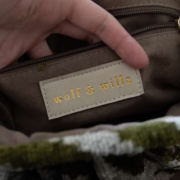 WOLF & WILLA Tiger Silk Pinup Bag - Picture 5 of 6